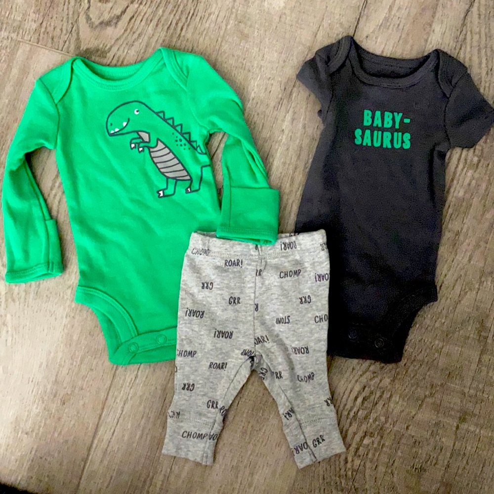 NWOT Carter’s premie outfit
